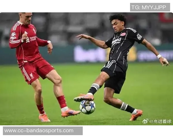 维尔茨精准助攻被加克波失误破坏赛场瞬间引发热议 维尔茨精准助攻被加克波失误破坏赛场瞬间引发热议