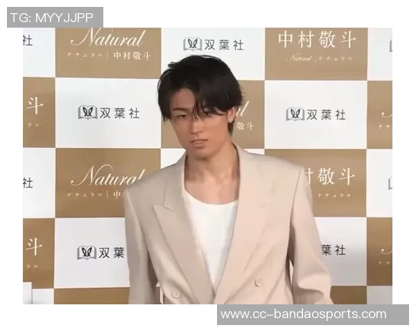 65岁女性骚扰中村敬斗事件细节曝光每日私信轰炸合照请求不断 65岁女性骚扰中村敬斗事件细节曝光每日私信轰炸合照请求不断