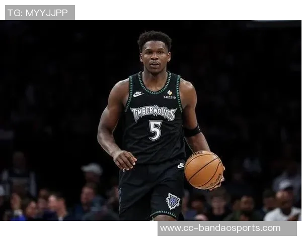 爱德华兹末节发力拿下7分全场24投仅中7三分球表现不佳 爱德华兹末节发力拿下7分全场24投仅中7三分球表现不佳