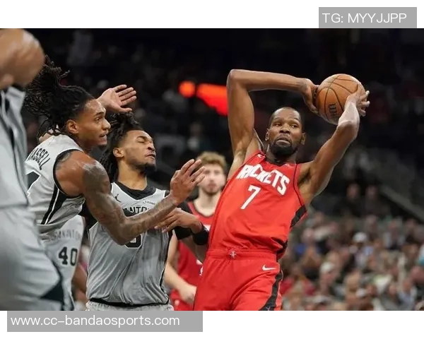 杜兰特谈马刺防守策略称意外包夹需传球精准避免失误